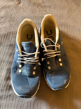 On Running Sneakers in Blue and Cream Sz 7